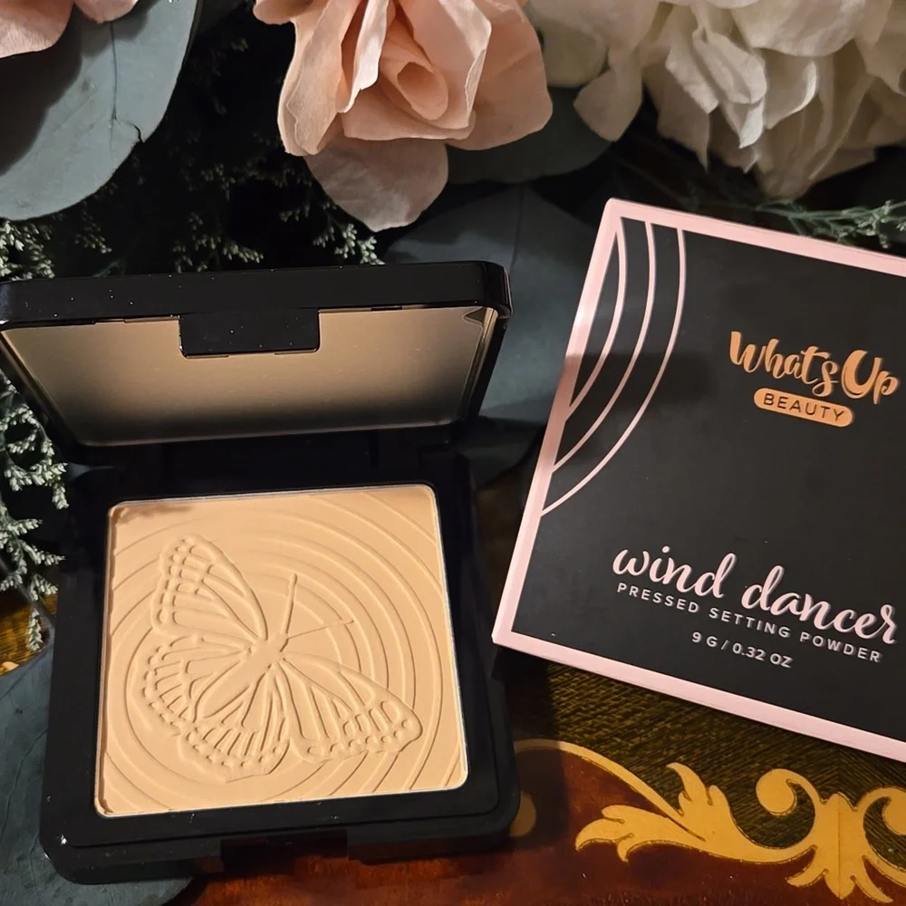 WHAT'S UP - WIND DANCERS - *LIGHT*- PRESSED SETTING POWDER - NIB